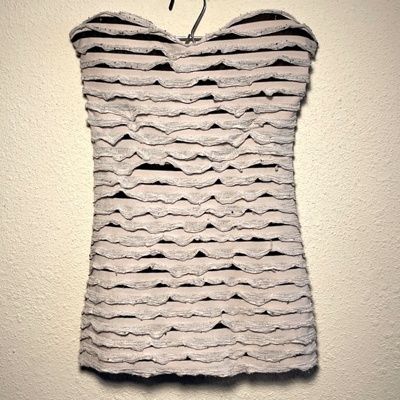 Sweetheart stripped textured strapless top - Picture 2 of 6